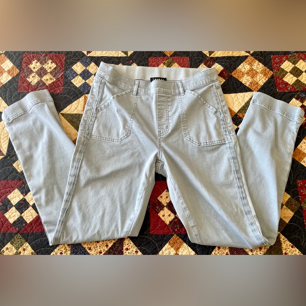 TRIBAL Women’s Pull on Jeans with Patchwork Pockets Size 6